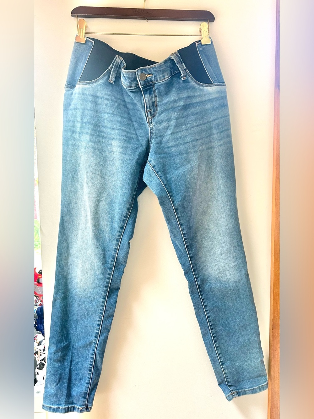Isabela Maternity Light Wash Blue Maternity Jeans with Elastic Waistband sz 12